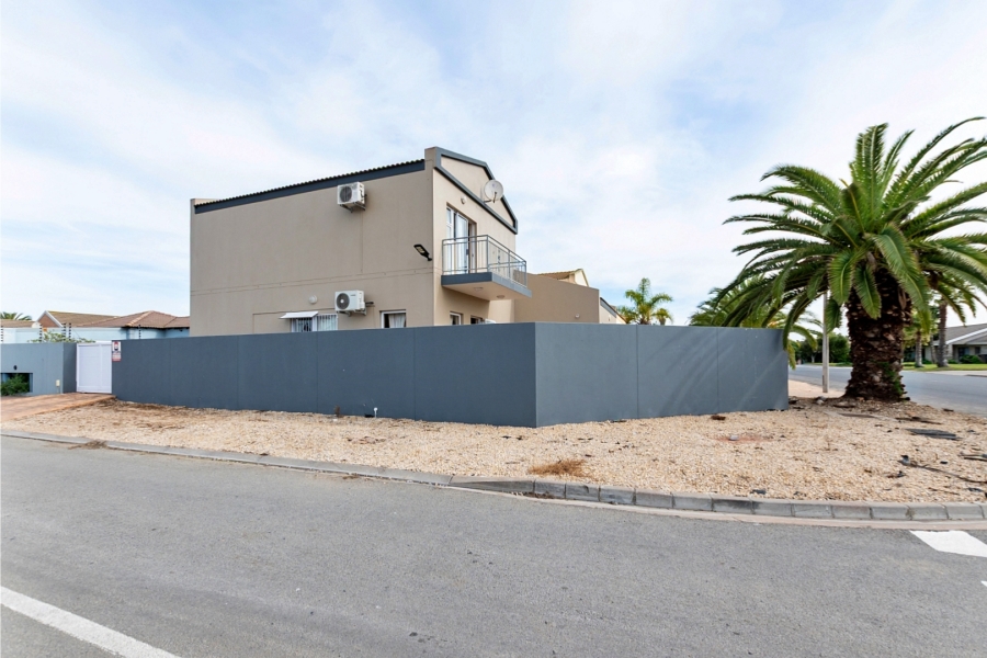 3 Bedroom Property for Sale in Laaiplek Western Cape